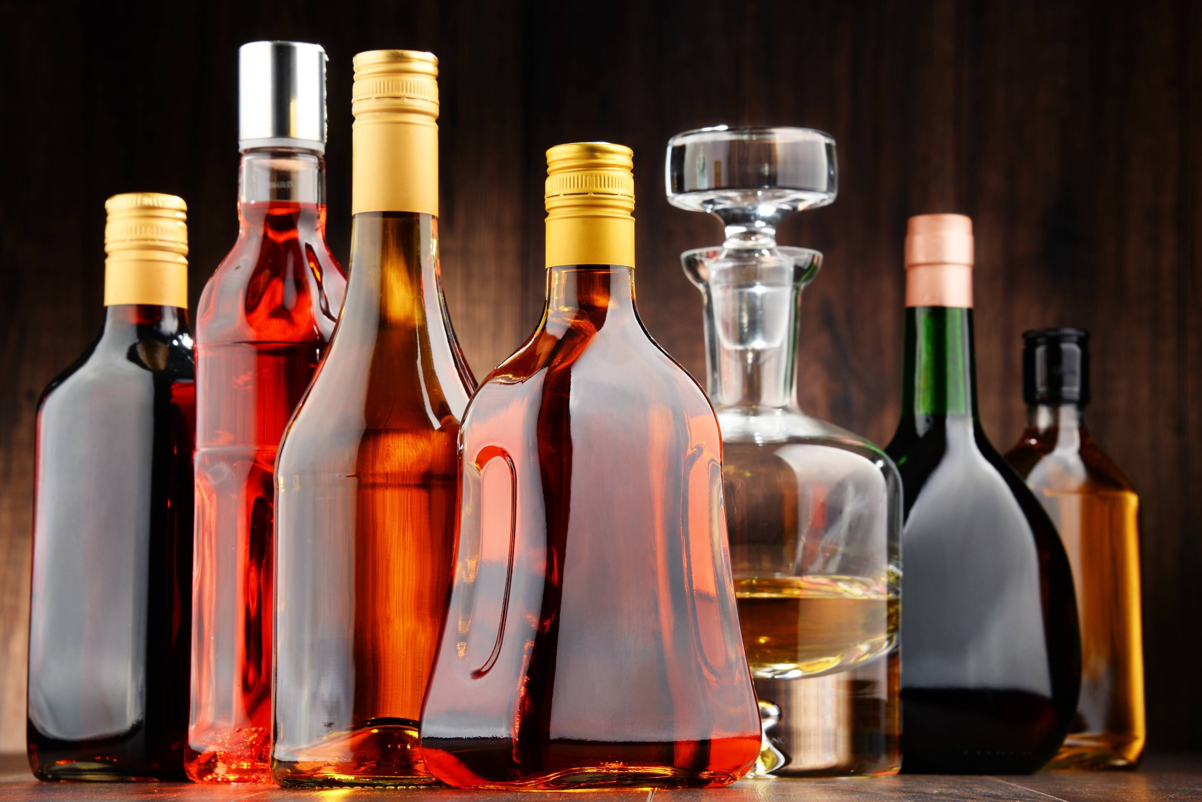 Glass wine bottle customization manufacturers tell us how to identify the glass bottle production process?