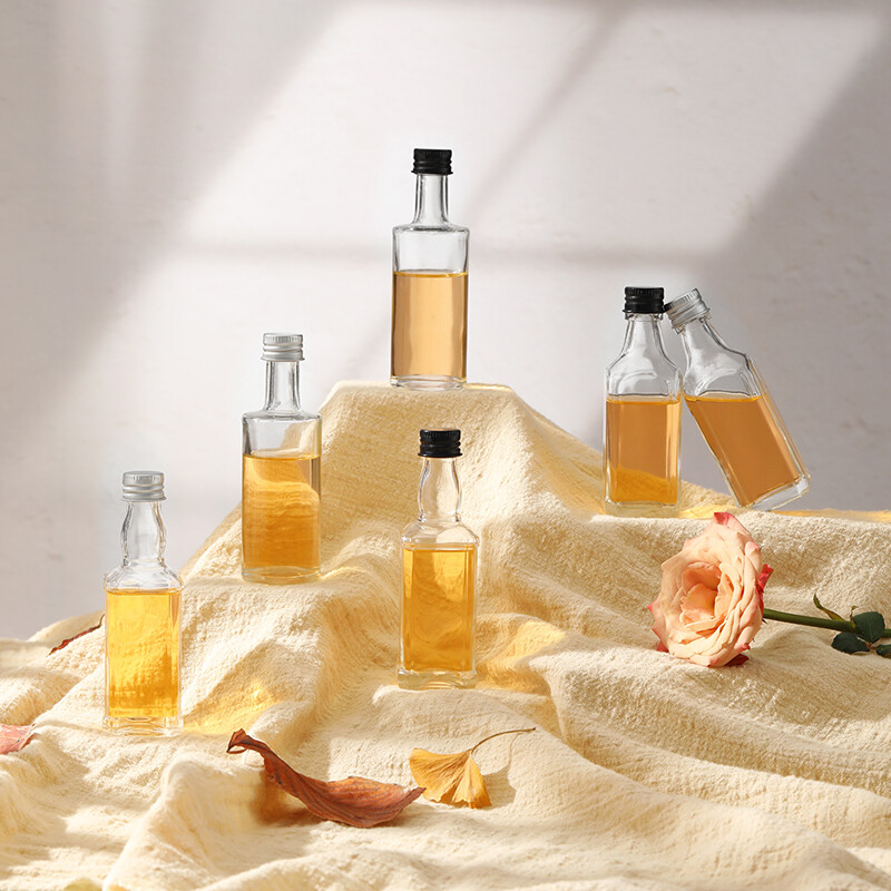 Fashion design origini mini liquor glass bottle
