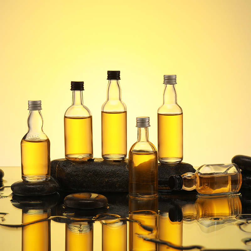 Fashion design origini mini liquor glass bottle