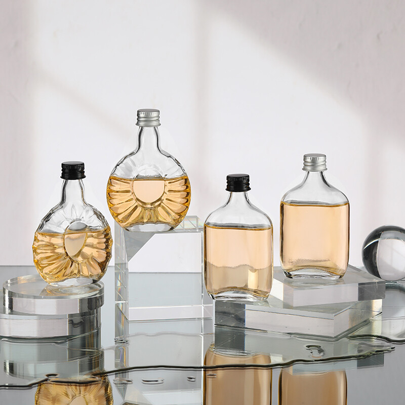 Mini liquor glass bottle with aluminium cap
