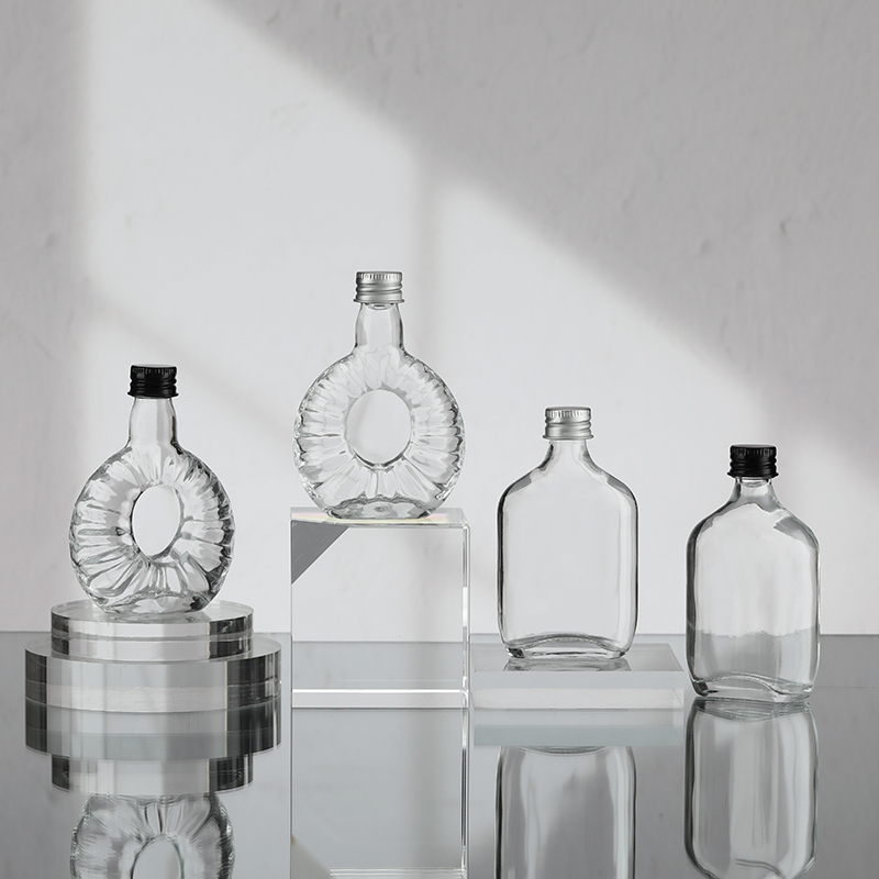 Mini liquor glass bottle with aluminium cap