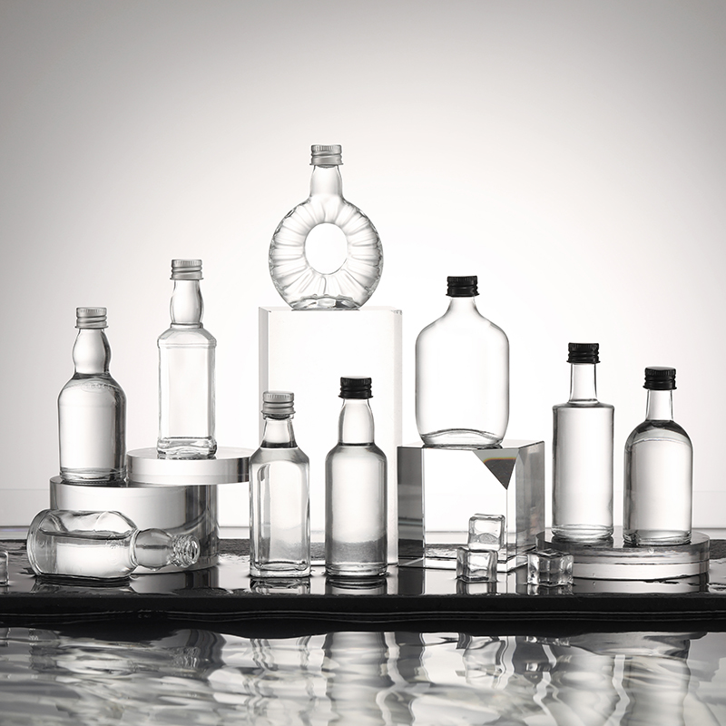 Mini liquor glass bottle with aluminium cap