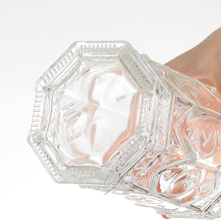 Small capacity mini bottle with fine pattern