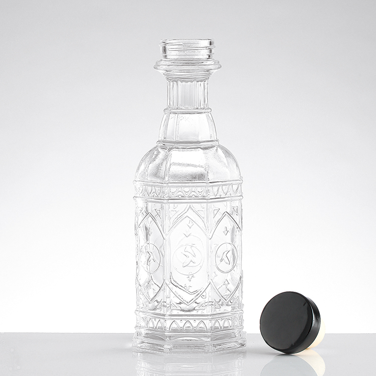 Small capacity mini bottle with fine pattern