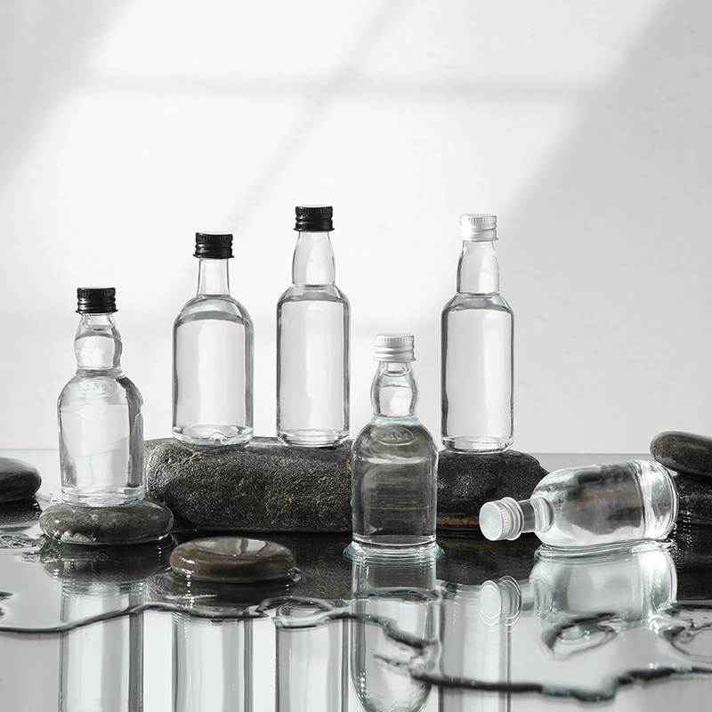 Spirits glass bottle delicate engrave mini 100ml