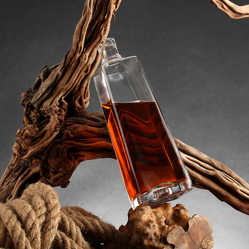 Food grade 750ml whisky glass bottle