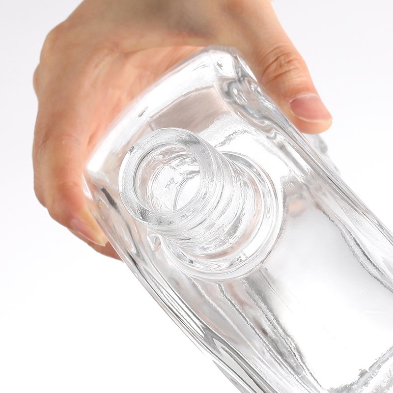 700ml vaulted liquor glass bottle