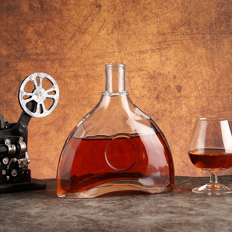 Custom design crystal glass bottle for brandy