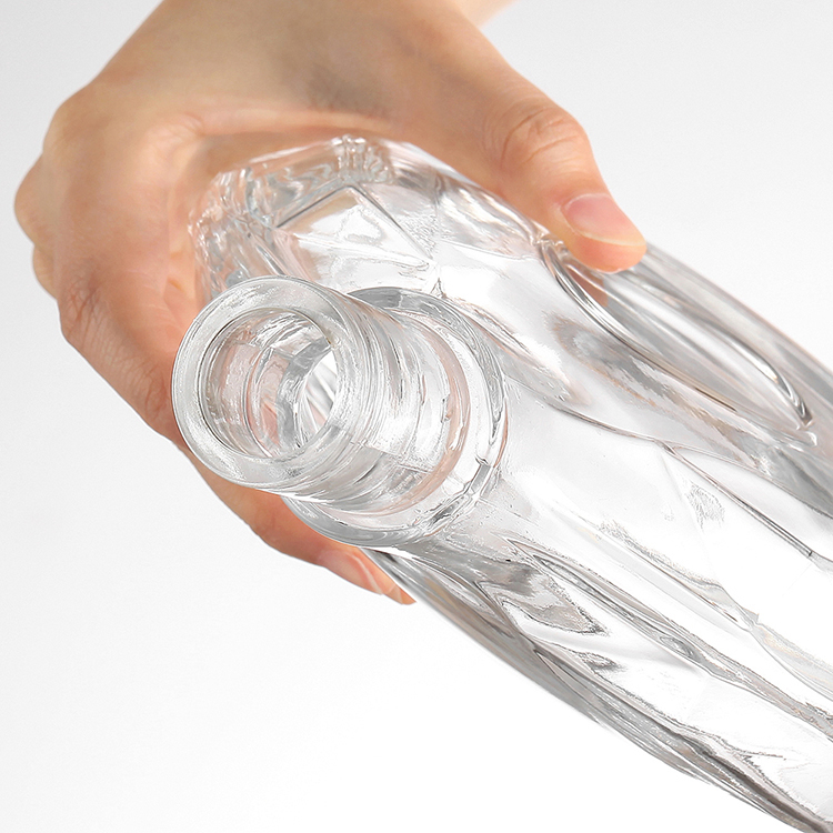 Custom design crystal glass bottle for brandy