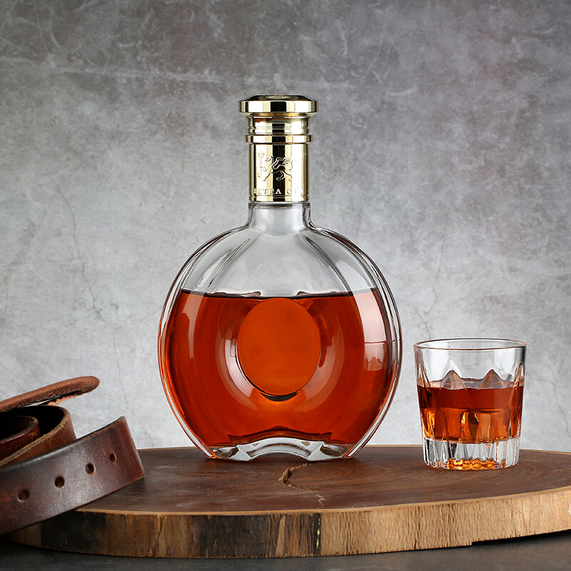 Handmade delicate emboss brandy liquor glass bottles
