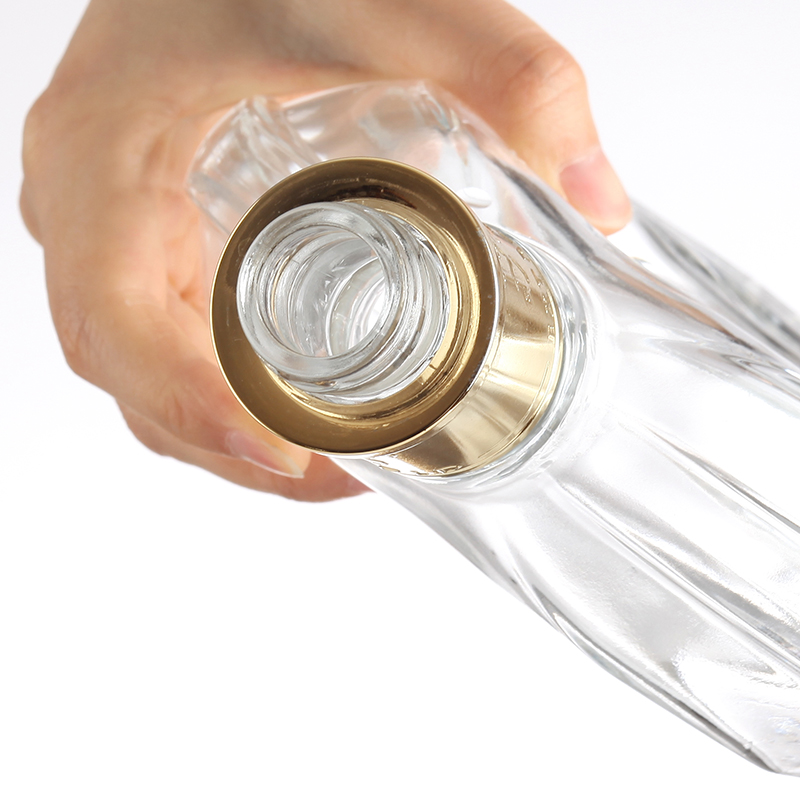 Handmade delicate emboss brandy liquor glass bottles