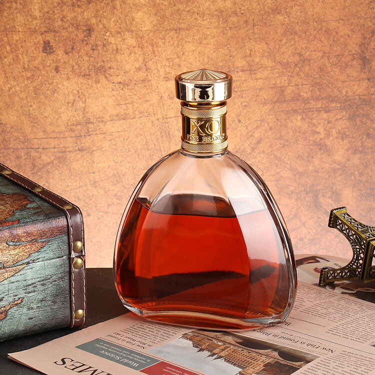 Unique design 700ml spirit bottle brandy glass bottle