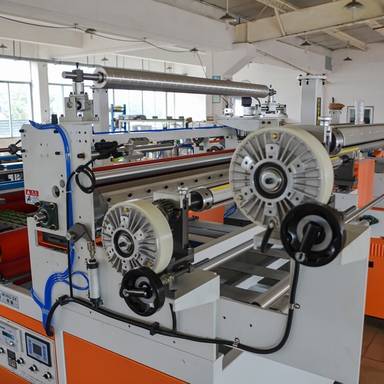 Machine de revêtement en ligne de colle froide MD-ZX-1300