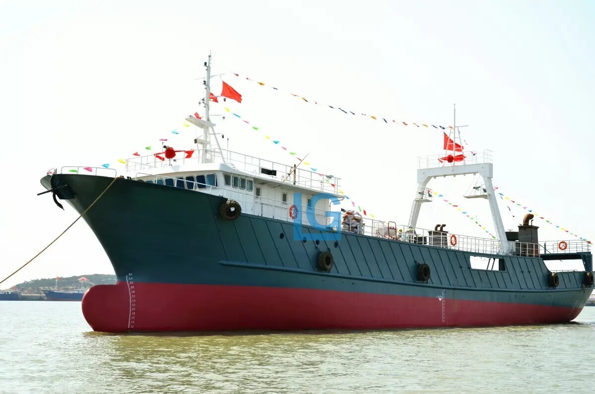 52m远洋冷冻艉滑道拖网渔船.jpg 52m远洋冷冻艉滑道拖网渔船.jpg