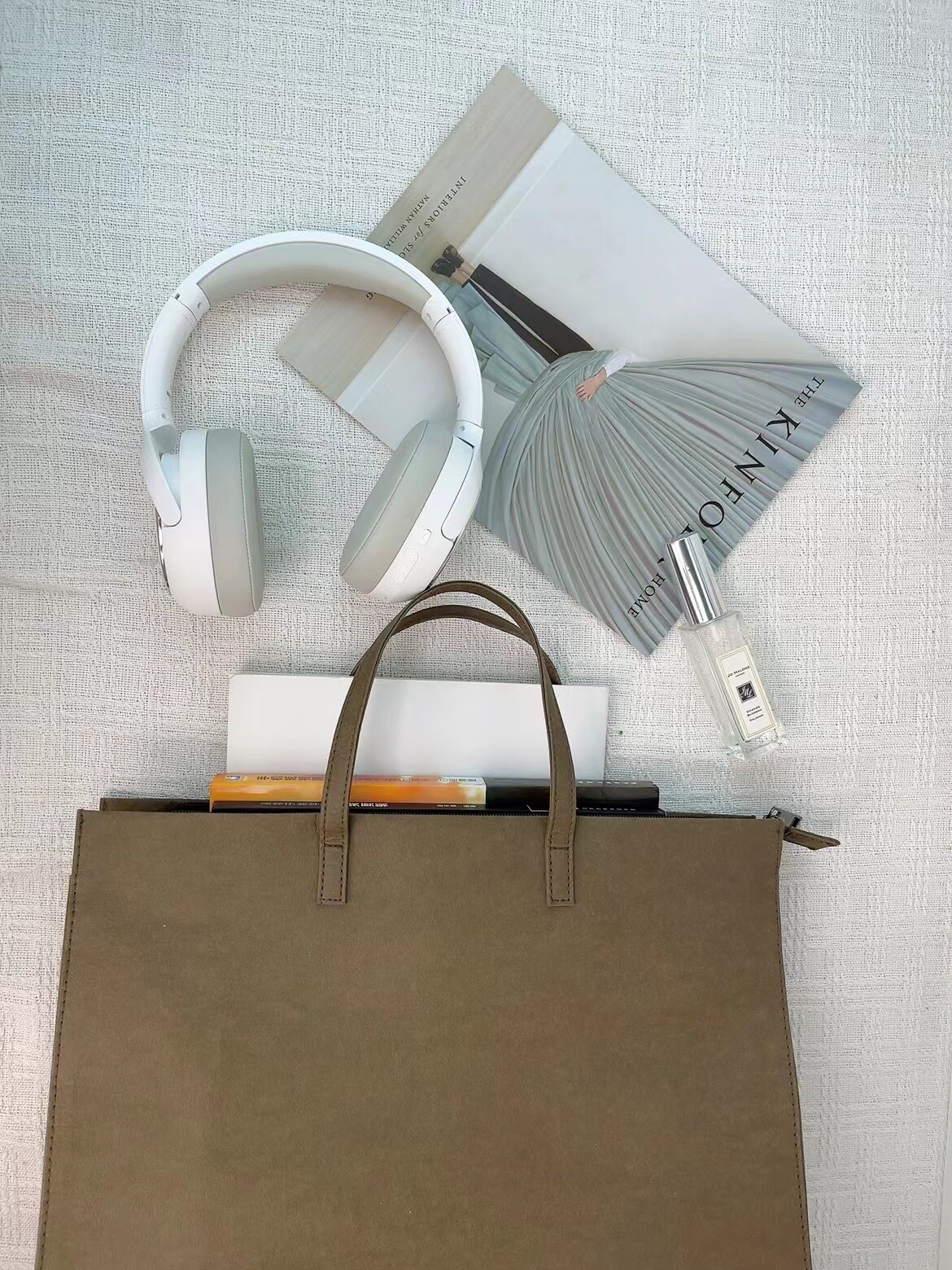 Kraft paper sturdy large capacity tote bag