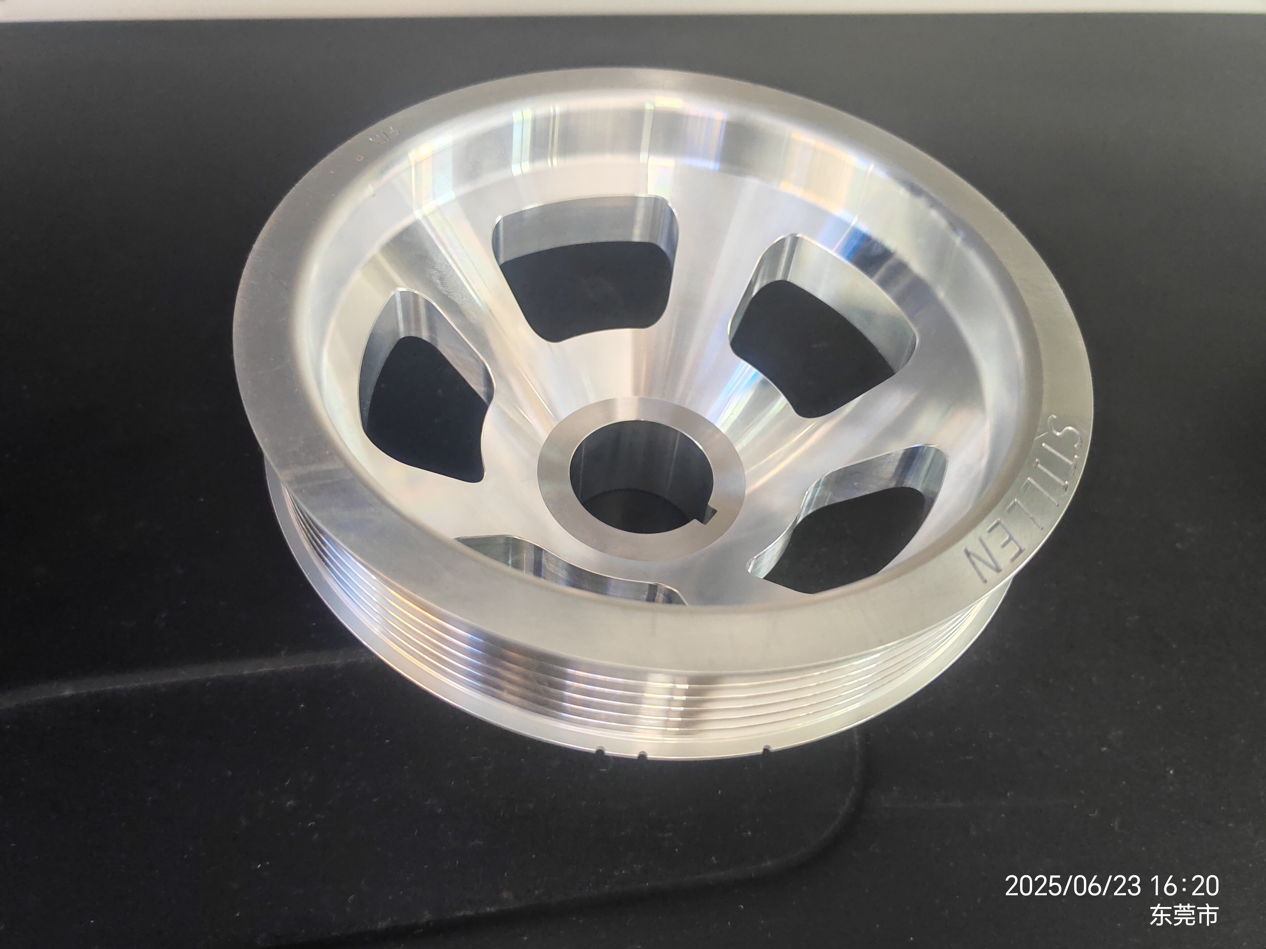 High Quality CNC Machining Turning Billet Aluminum Water Pump V Belt Idler Pulley Wheel
