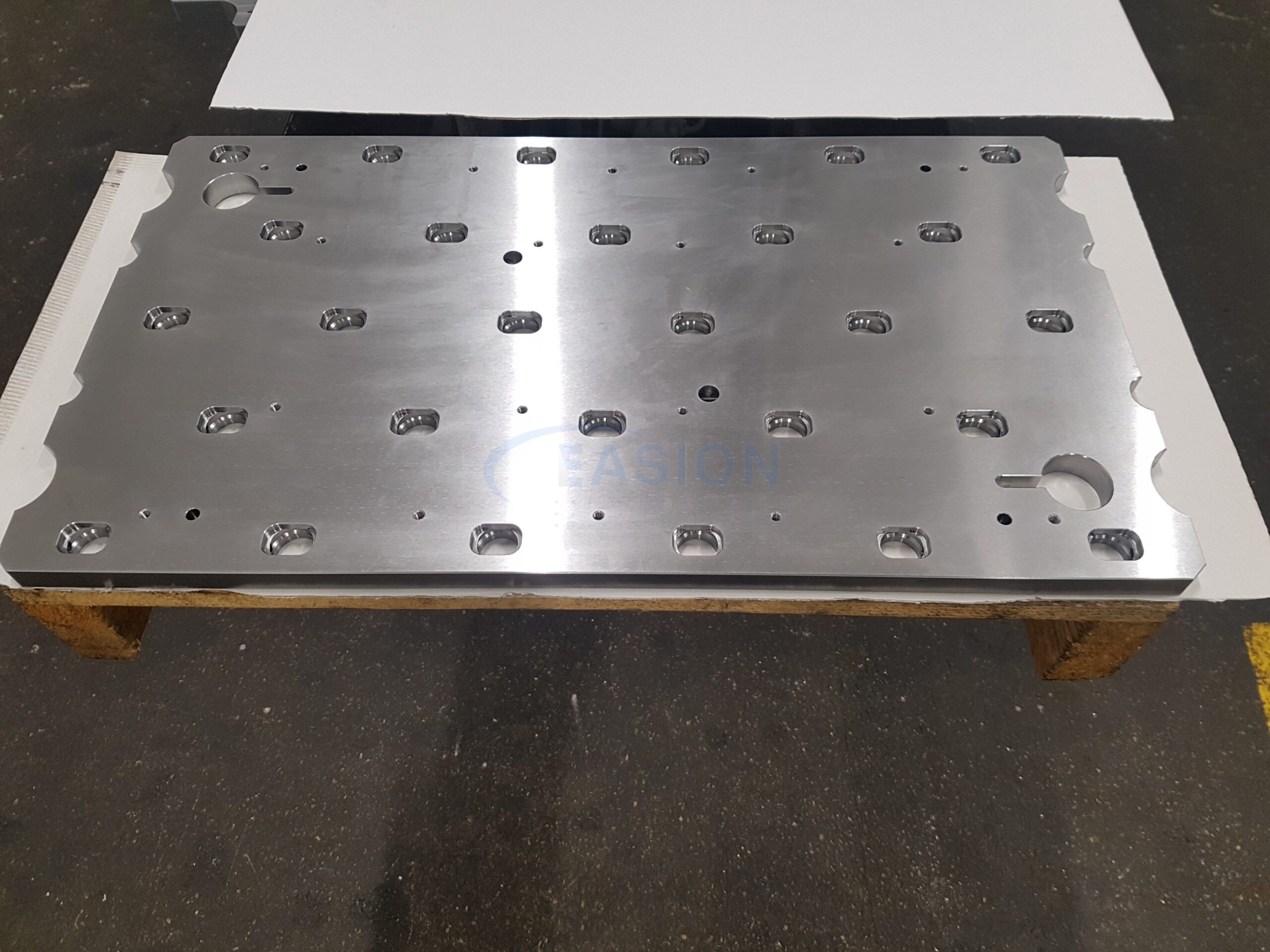 Precision CNC Machined 7075 Aluminum Base Plate for OEM Industry