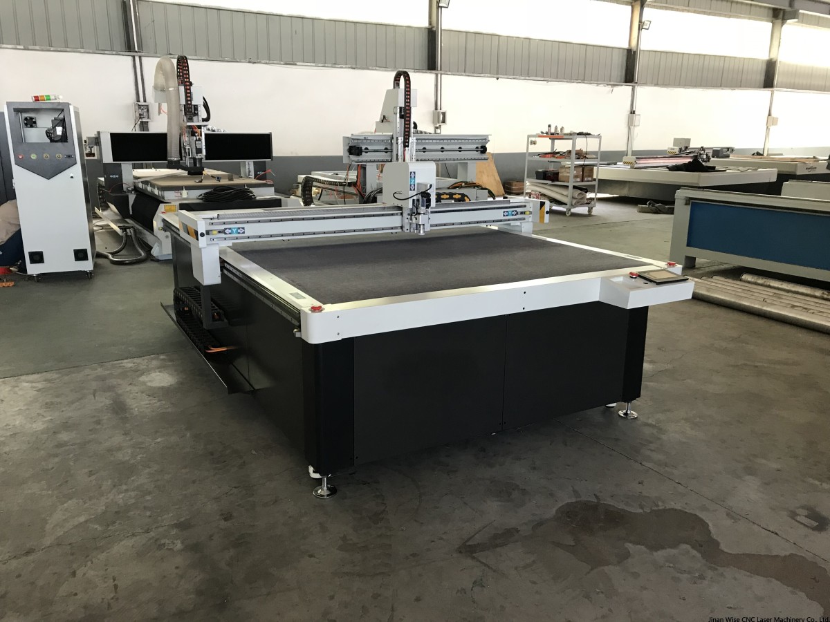 oscillating knife cutting machine.jpg oscillating knife cutting machine.jpg