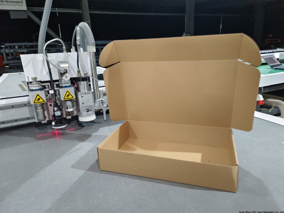 cardboard cutting plotter.JPG