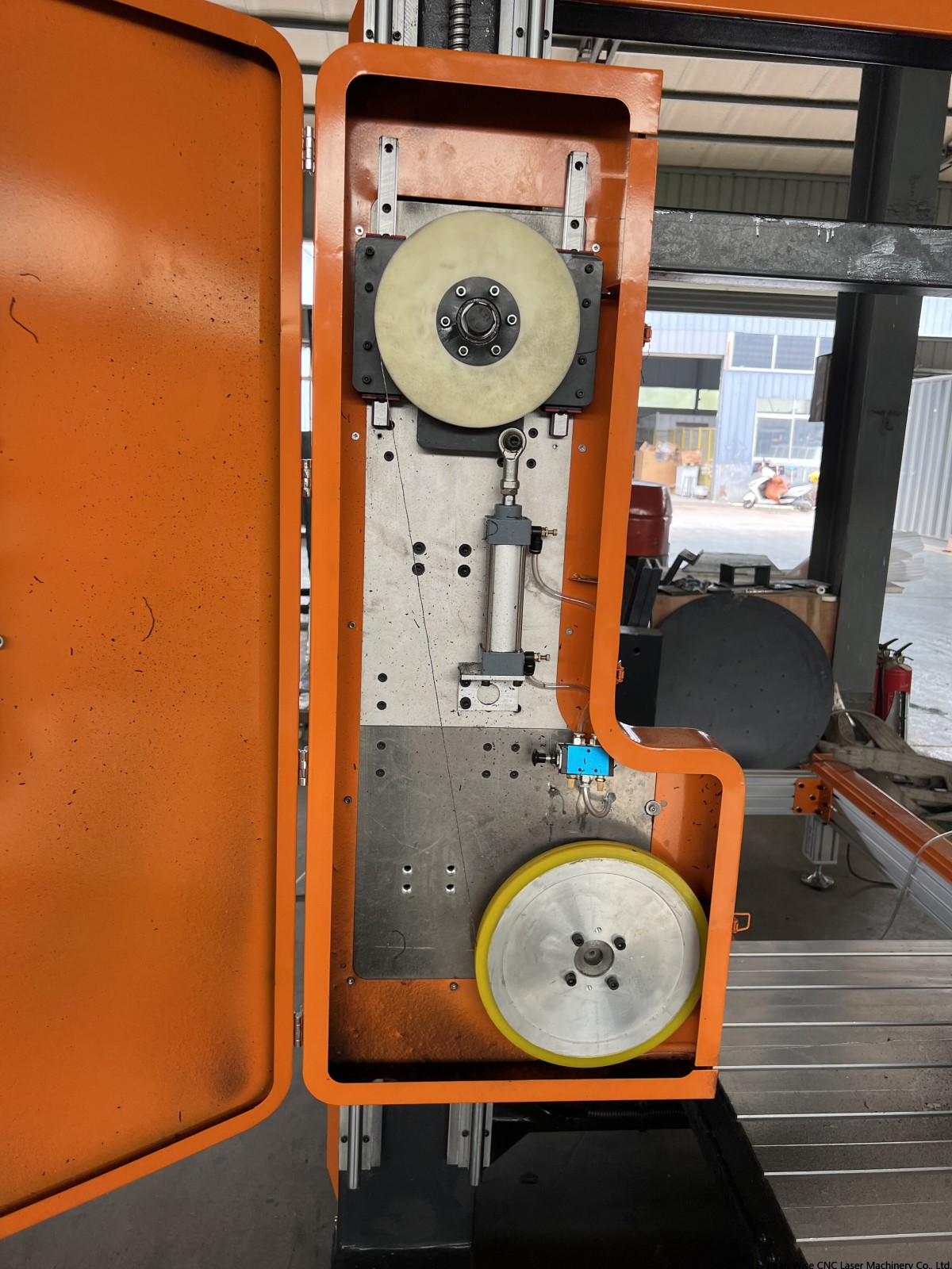polyurethane cutting machine.JPG
