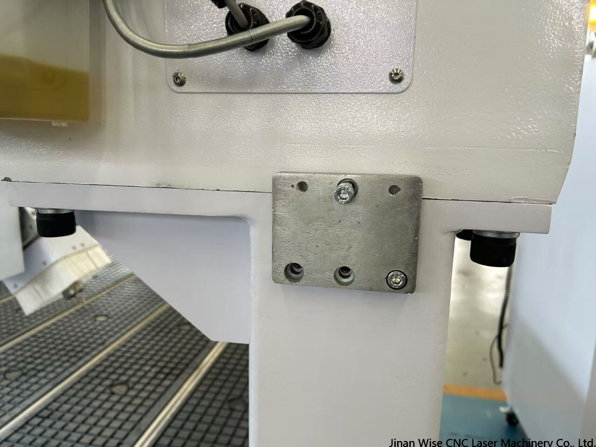 cnc router with tool changer.jpg