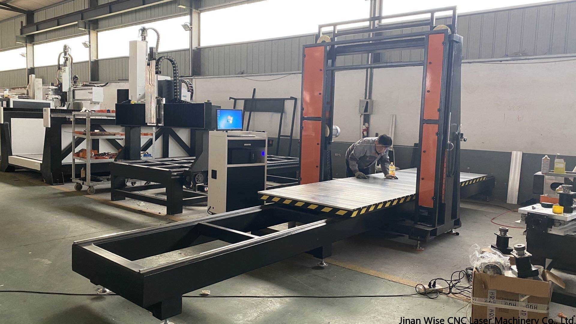 polyurethane foam cutting machine.jpg polyurethane foam cutting machine.jpg