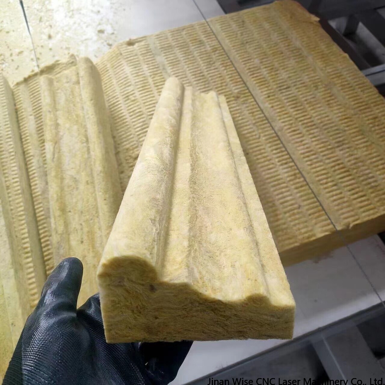 rock wool cutting machine.jpg