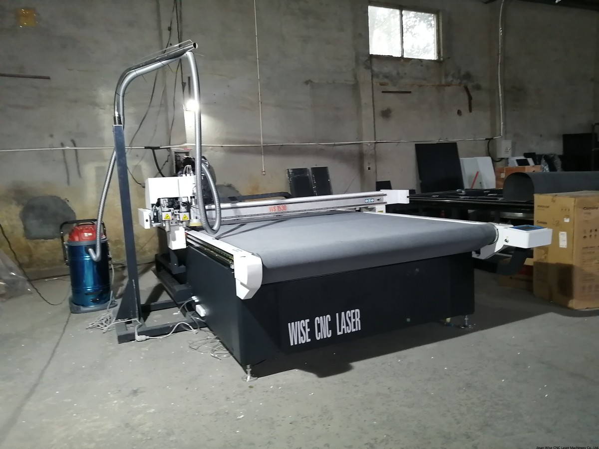 digital knife cutting machine.jpg digital knife cutting machine.jpg
