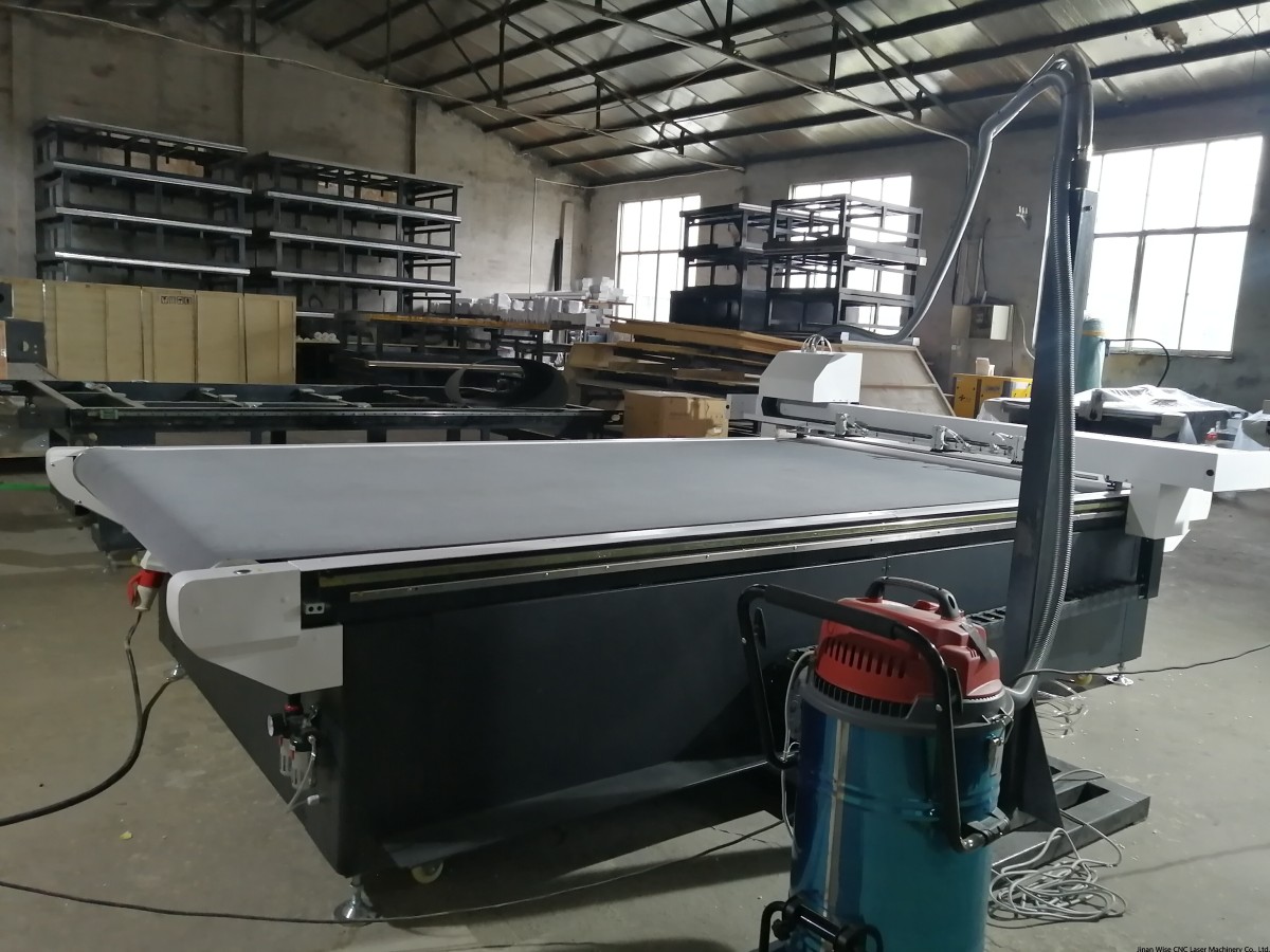 cnc oscillating knife cutter.jpg cnc oscillating knife cutter.jpg