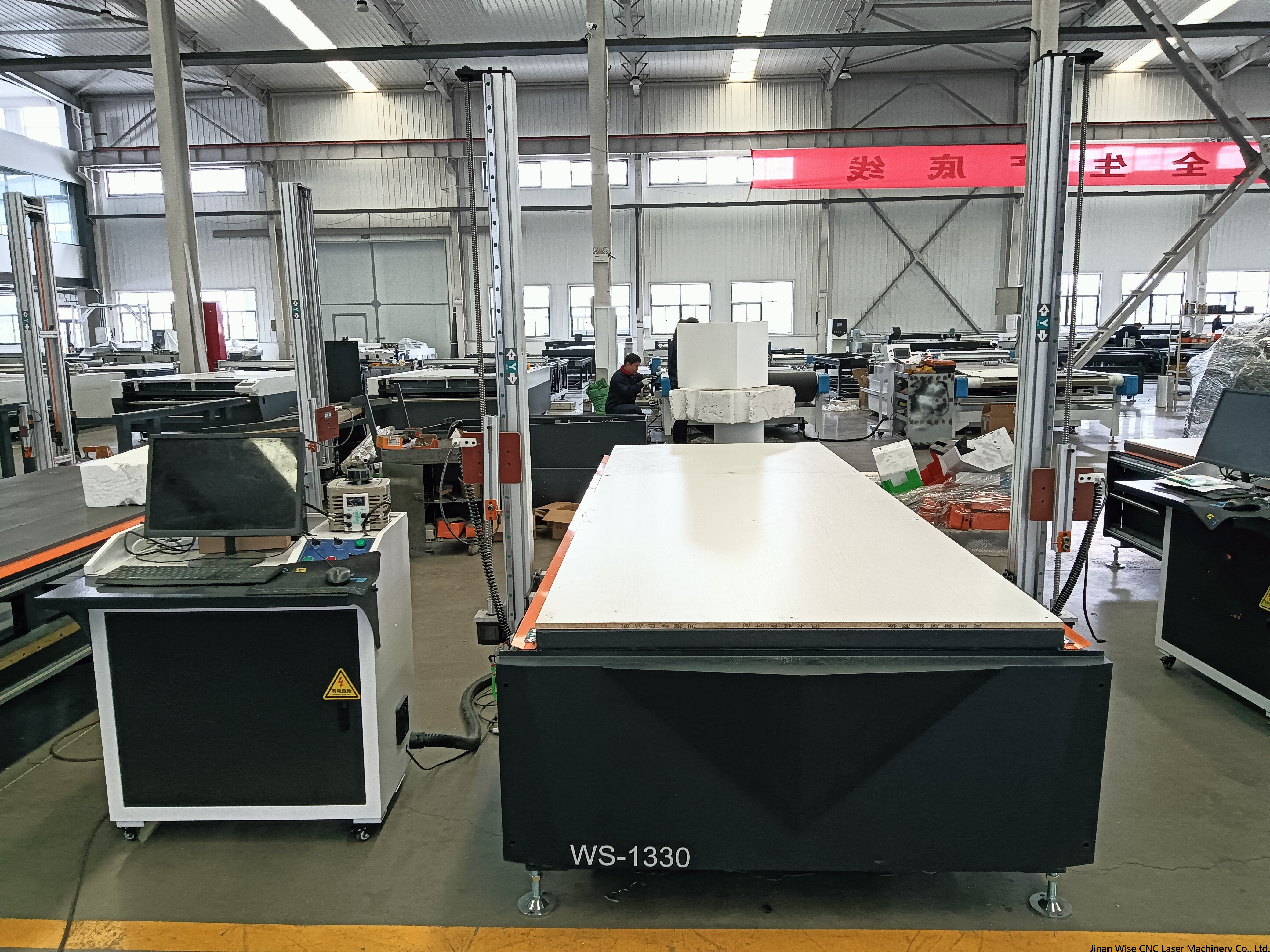 WS1330 Economic Hot Wire Foam Cutter Machine Arrive Qatar