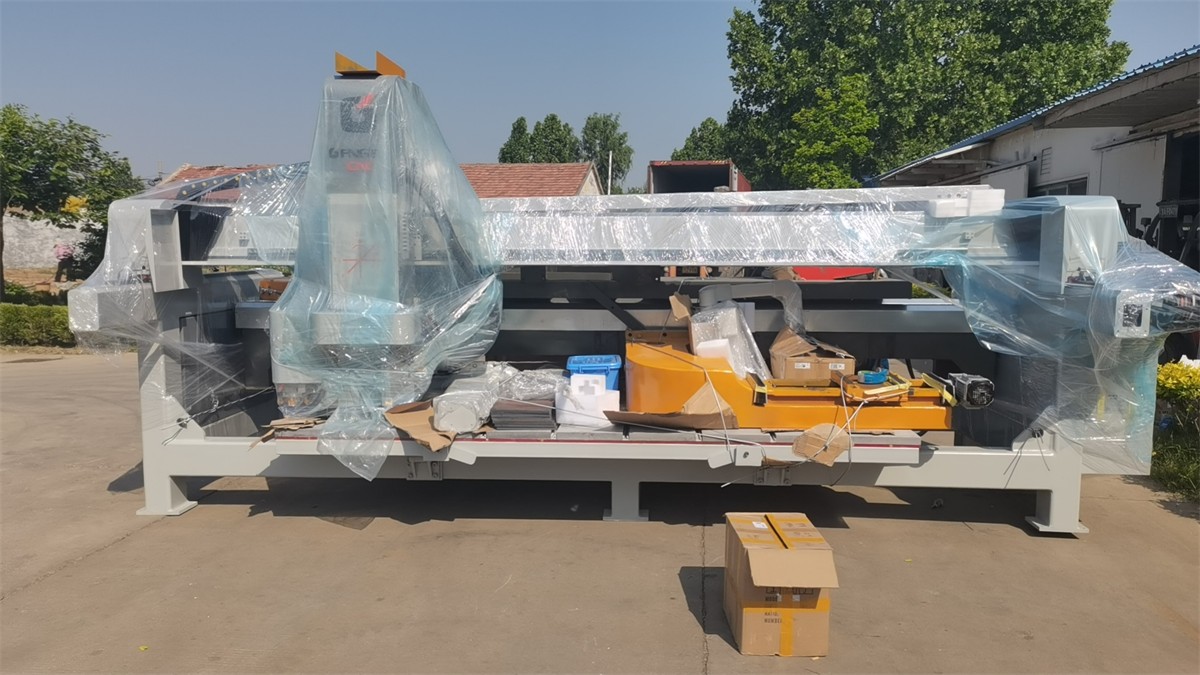 图片15.png 4+1 bridge saw GQ-3220BM is delivered to Iraq.