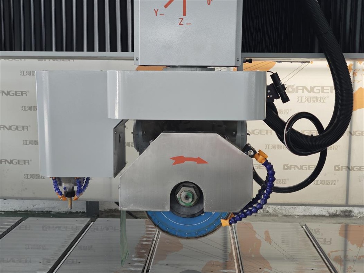 图片18.png 4+1 bridge saw GQ-3220BM is delivered to Iraq.