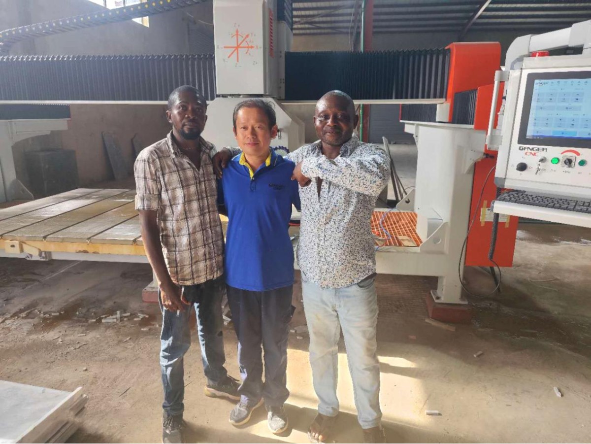 Engineer Installing and Training 5 axis bridge saw and Countertops cnc center in Nigeria 1 (2).png Engineer Installing and Training 5 axis bridge saw and Countertops cnc center in Nigeria