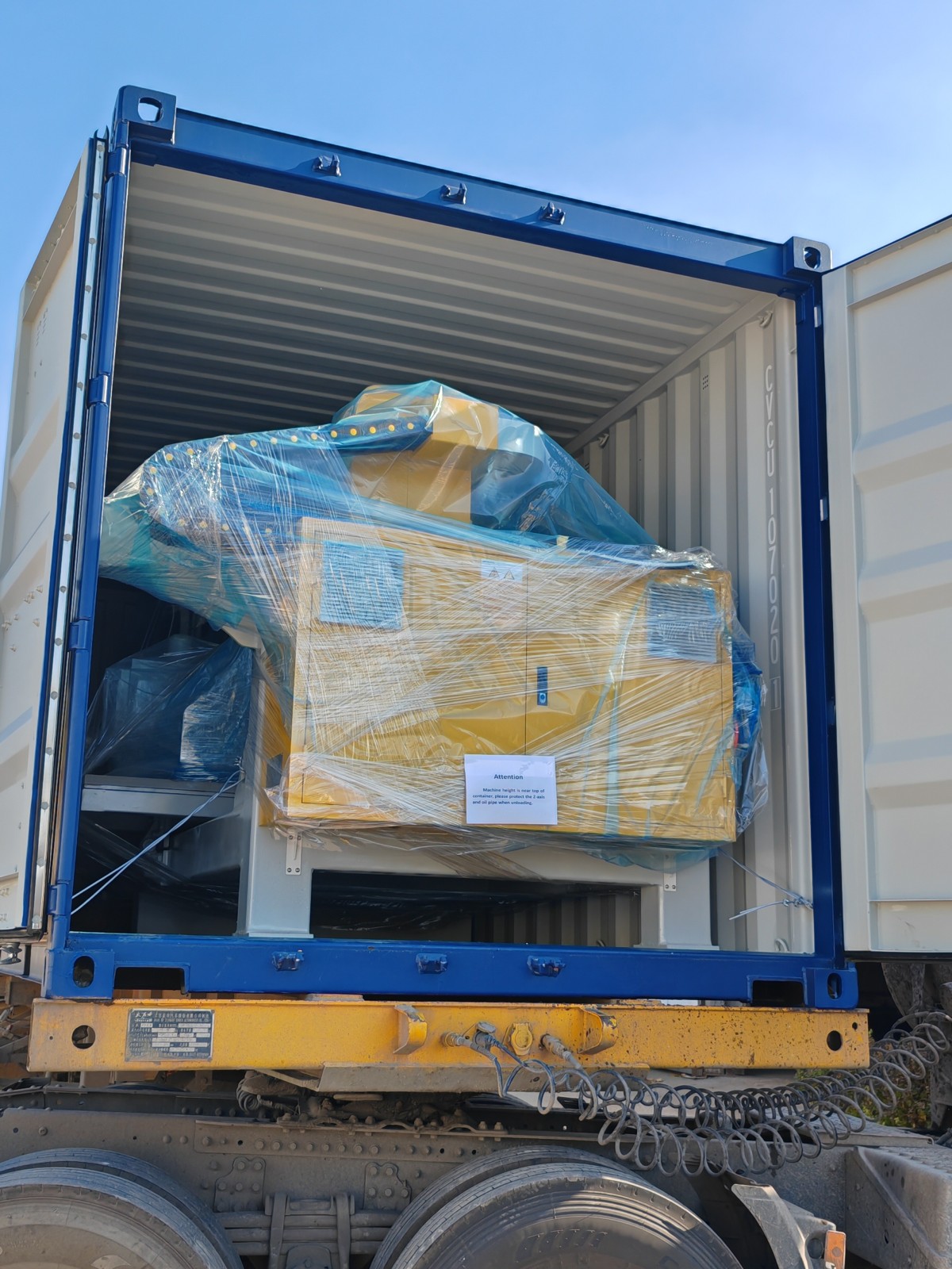 GANGER CNC Ships 4+1 Axis Bridge Saw GQ-3220BM to Europe