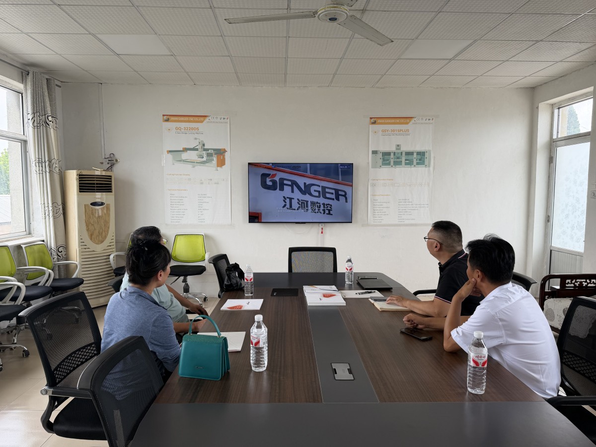 Factory Inspection by Agents from Saudi Arabia and Switzerland
