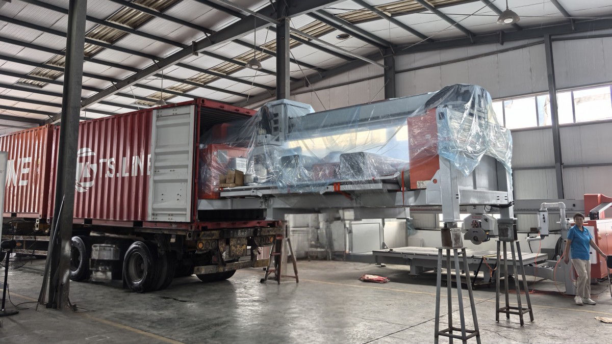 GQ‑3720ESM 5+1‑Axis CNC Bridge Saw Container Loaded for Delivery to Australia