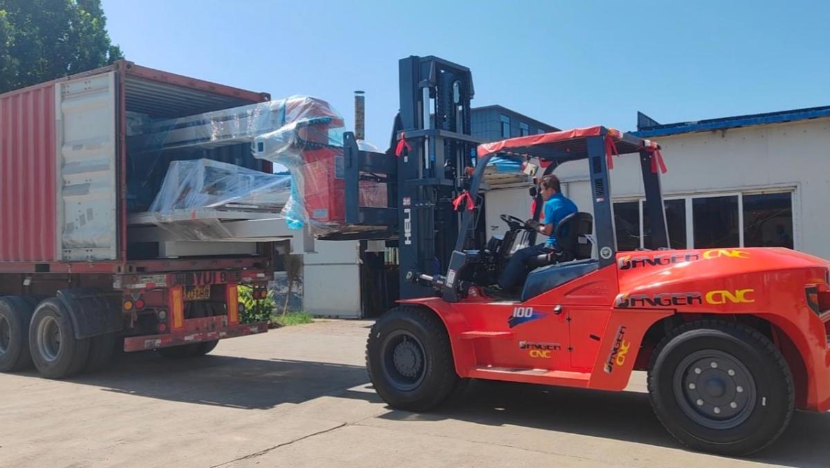 Repeat Order: 3320B 4‑Axis CNC Stone Cutting Machine Dispatched to Romania