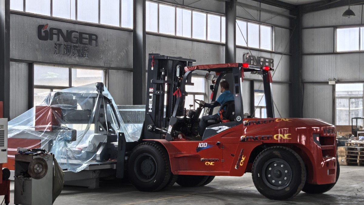 Repeat Order: 3320B 4‑Axis CNC Stone Cutting Machine Dispatched to Romania
