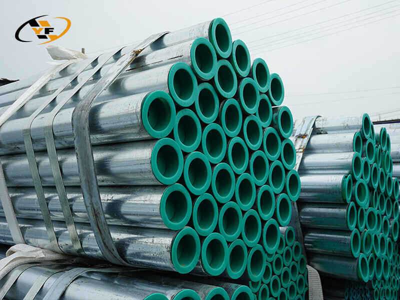 Tubo de acero galvanizado sin costura de 700 mm con tapa de tubo galvanizado en caliente de 4,5