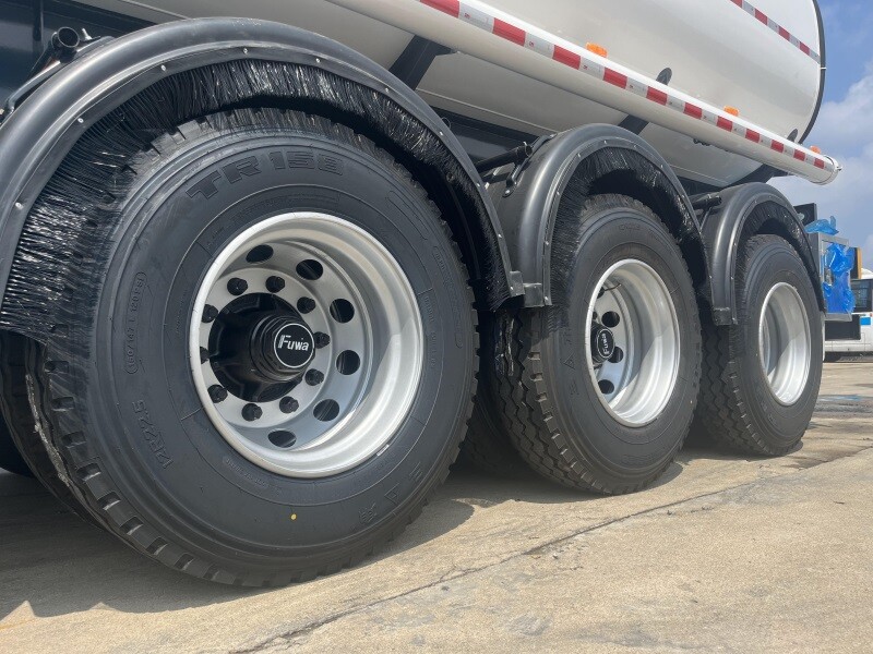Fuel Tanker Semi Trailer (10).JPG