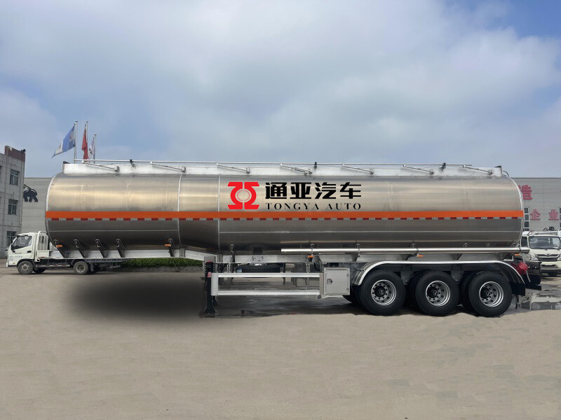 Aluminum Tanker Semi Trailer (1).JPG
