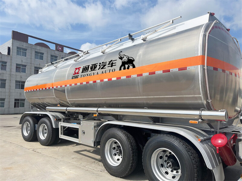 Fuel tanker trailer