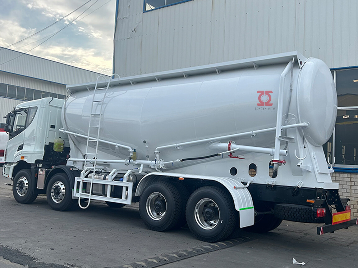 BULK CEMENT TANKER TRUCK