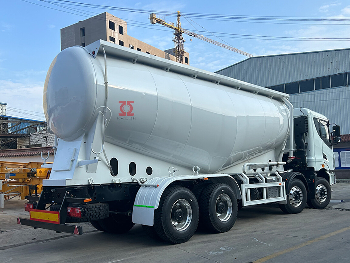 BULK CEMENT TANKER TRUCK