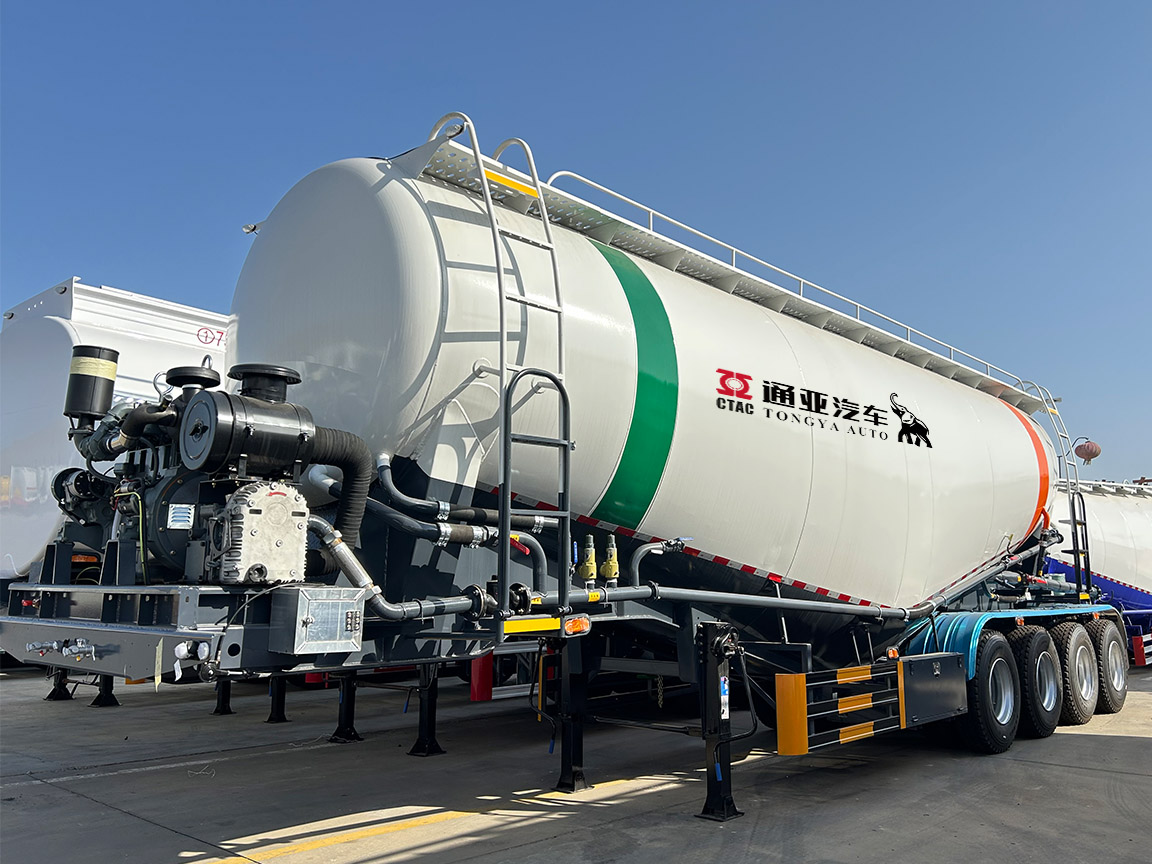 4 Axle Powder Tanker Semi Trailer with Air Compressor and Diesel Engine