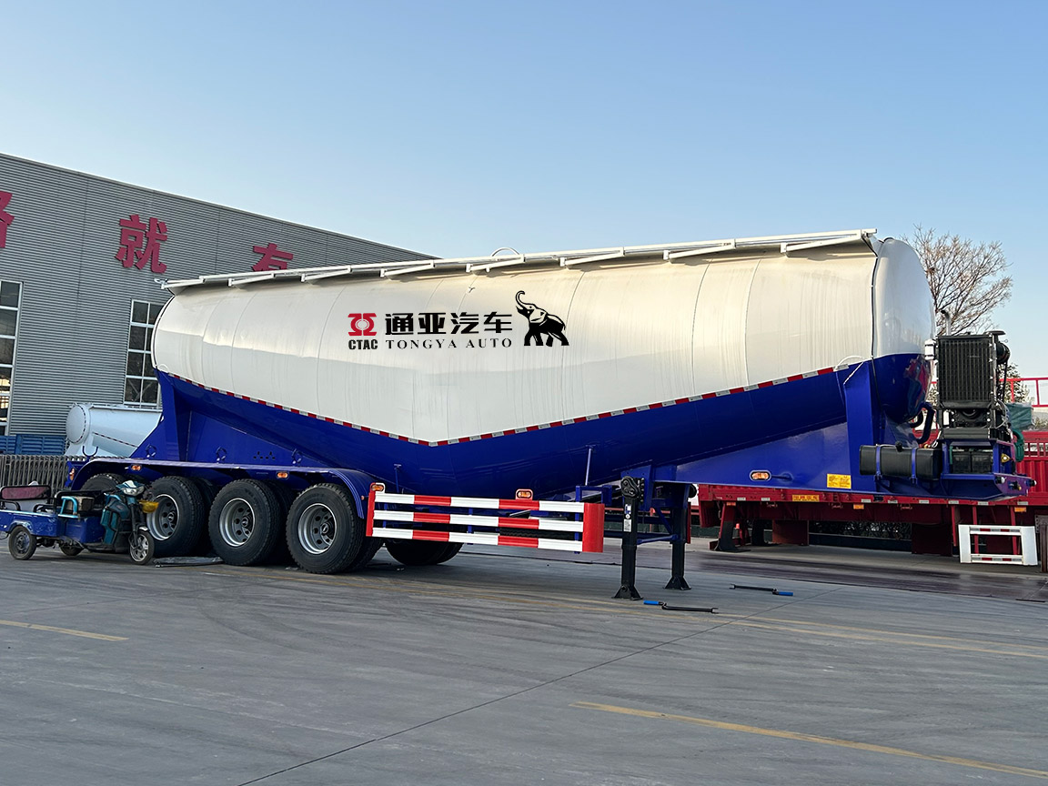 4 Axle Bulk Cement Tanker Semi Trailer with Air Suspension
