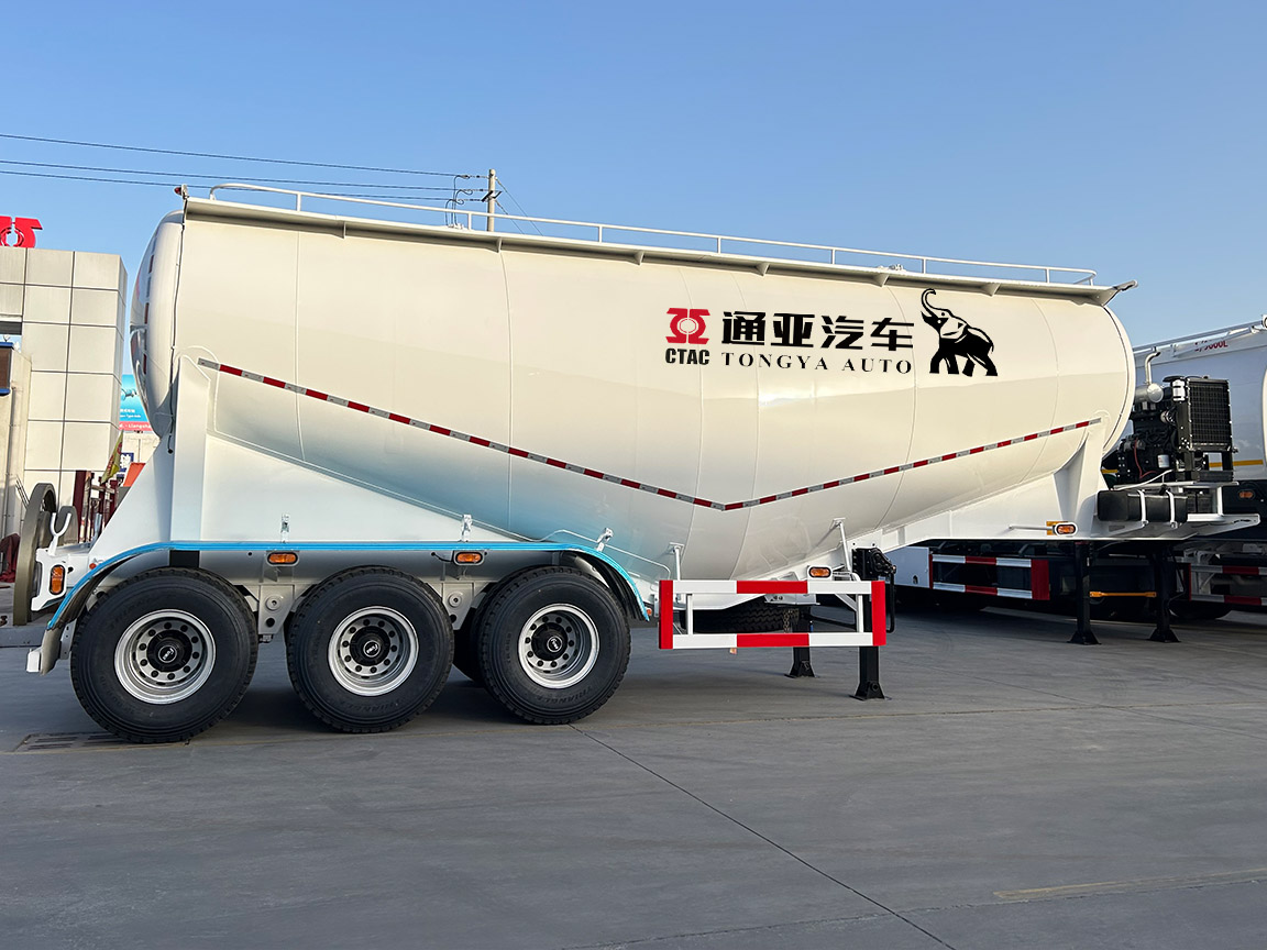 3 Axle 40T Bulk Cement Tanker Semi Trailer