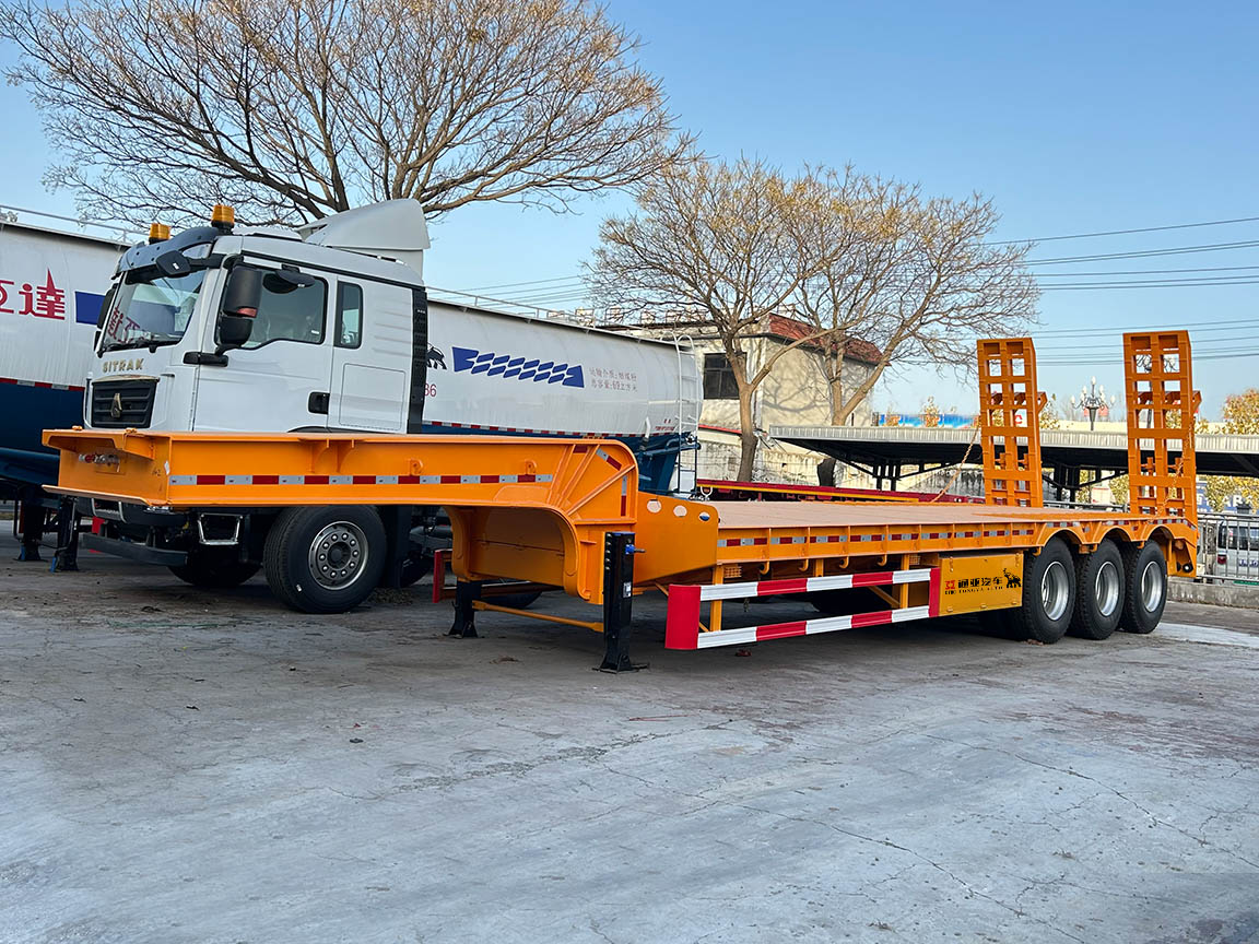 3 Axle Low Bed Semi Trailer with Ladder