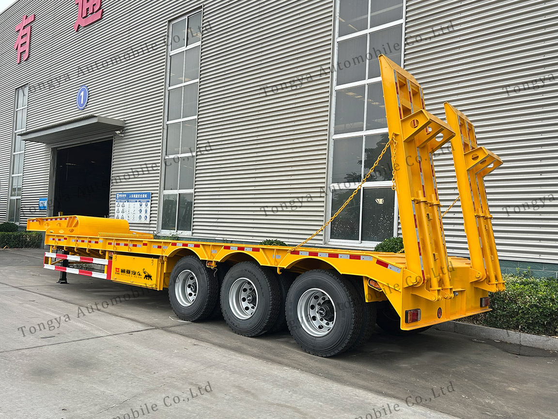  3 Axle Lowbed Semi Trailer for Heavy Equipment