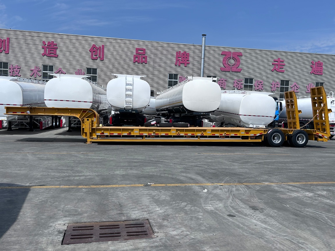 2Line 4Axle Lowbed Semi Trailer